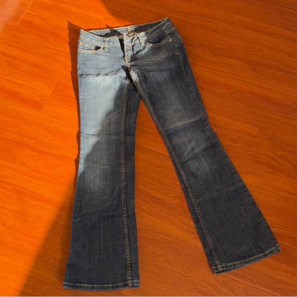 Authentic vintage Y2K ZCO low rise flare jeans